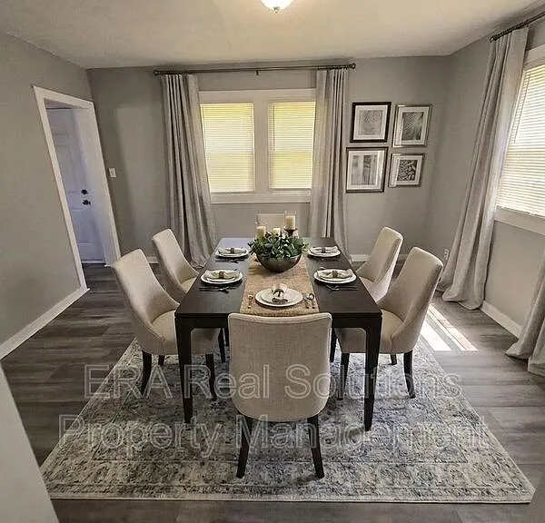 2590 Parkwood Ave #2590 — Photo 3