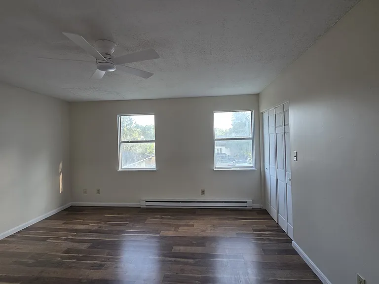 320 Hubbard St — Photo 14