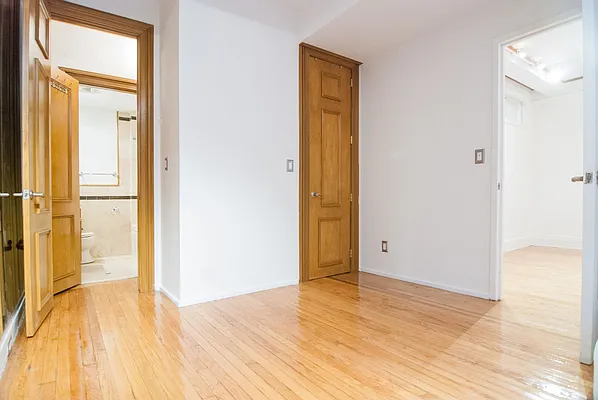 Rented by WAM Partners - William Moses Co. | media 11