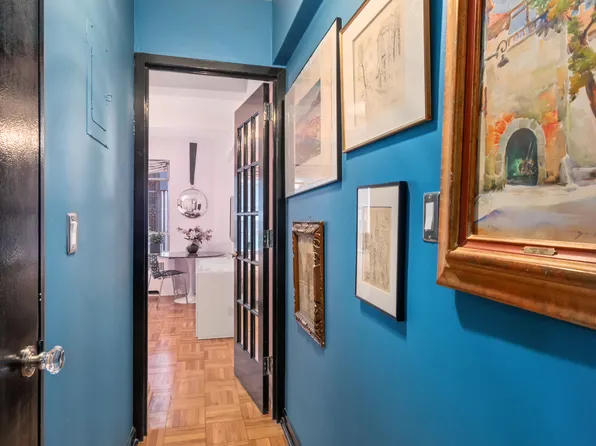 45 West 54th Street image 5 of 9