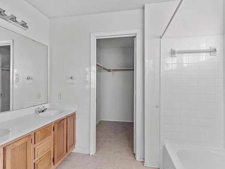 2313 Garrett Dr — Photo 6