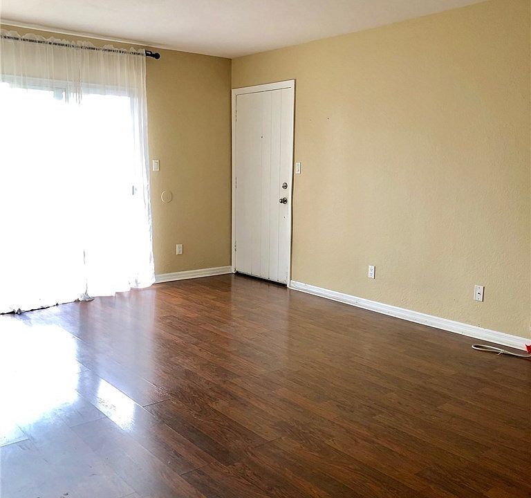 1st image of 1345 Cabrillo Park Dr APT E3