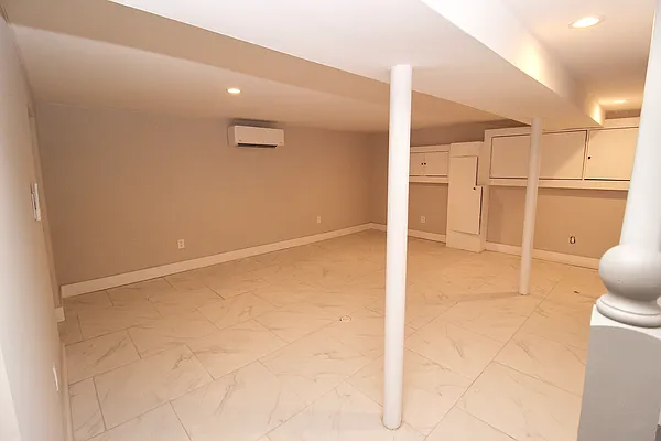 Rented by Nooklyn NYC LLC | media 35