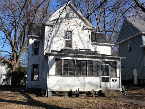 518 N Jackson St, Clinton, IL 61727