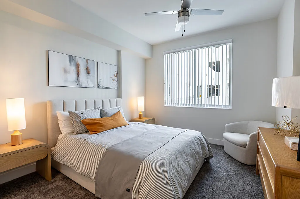 2 bed, 1100 sqft, $2,359 — Photo 2