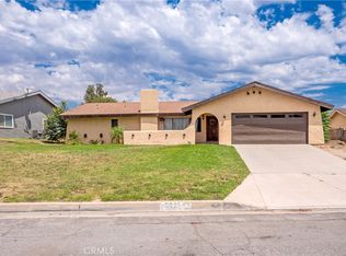 5525 Sycamore Ave, Rialto, CA 92377