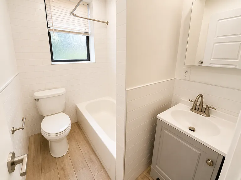 4 Carnegie Ave #BASEMENT — Photo 7