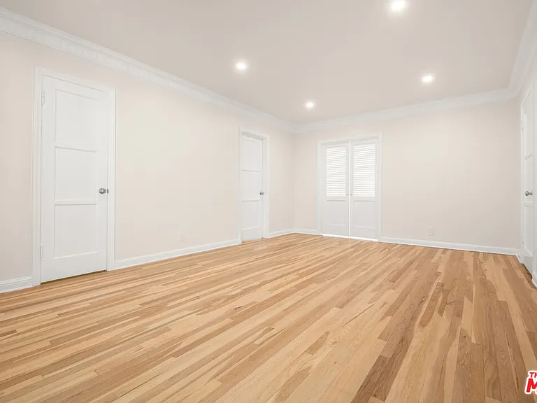 405 1/2 Shirley Pl — Photo 6