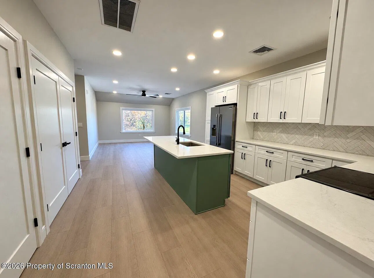 1052 Main St — Photo 1