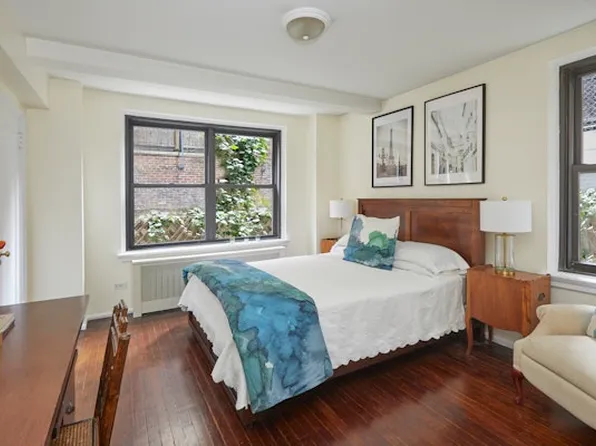 210 East 73rd Street image 2 of 15