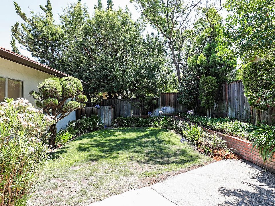 2nd image of 1640 Canna Ln