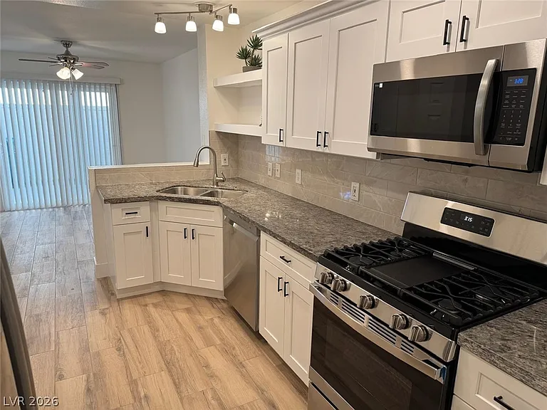 8075 Teresita Ave — Photo 8