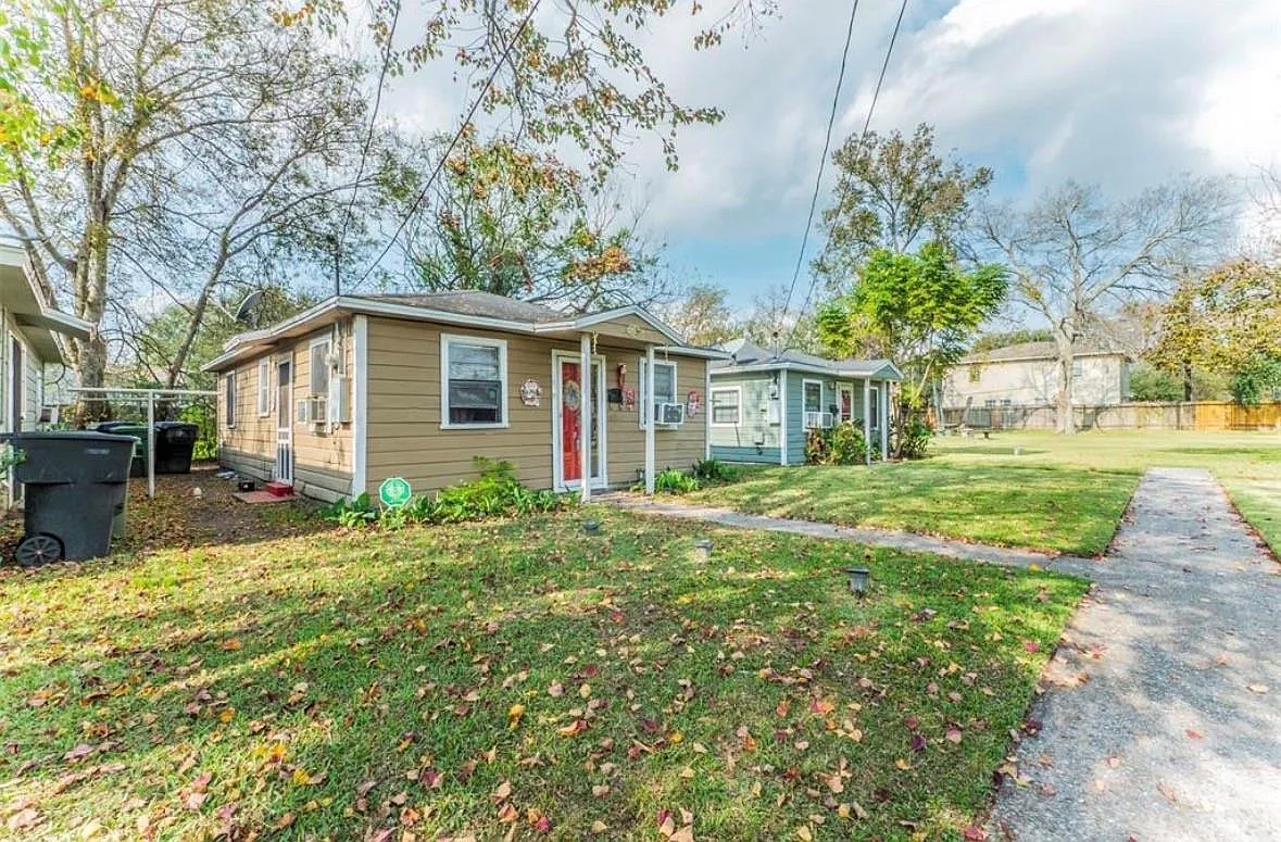 2 bed, 1.0 bath, 726 sqft, $850 — Photo 2