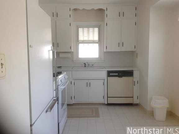 5th image of 1592 Nebraska Ave E