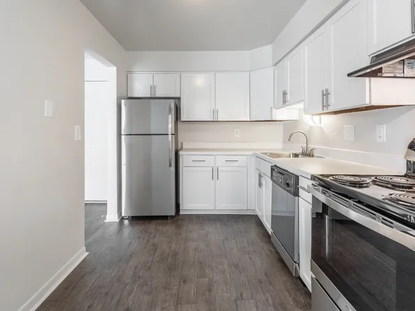 Pine Ridge Apartments - Southfield, MI