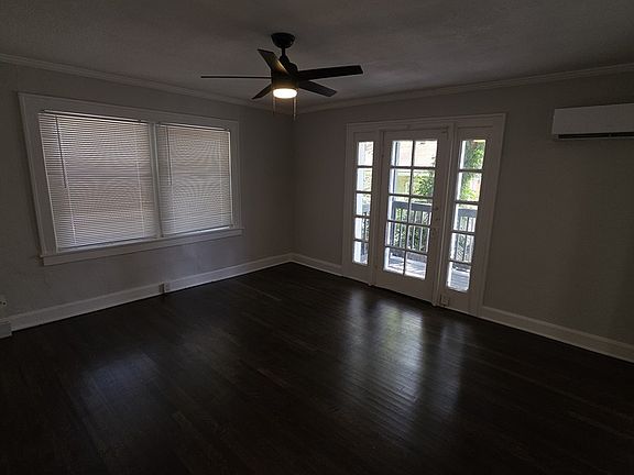 3rd image of 2733 Campbell St #104