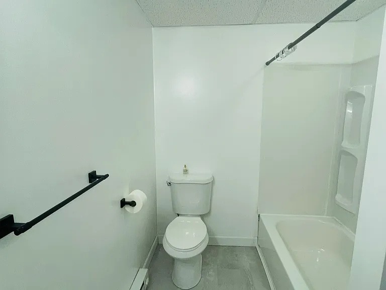 700 Erie St #A — Photo 6