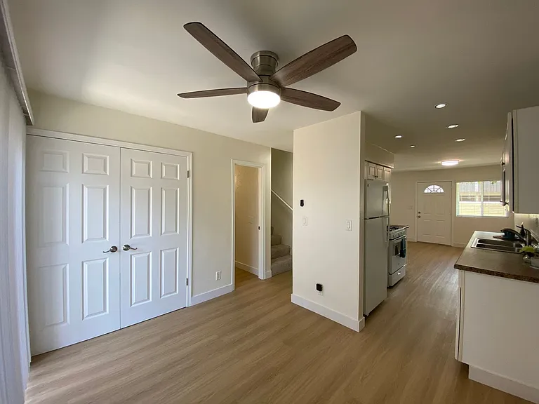 Breakwater Townhomes — Photo 13