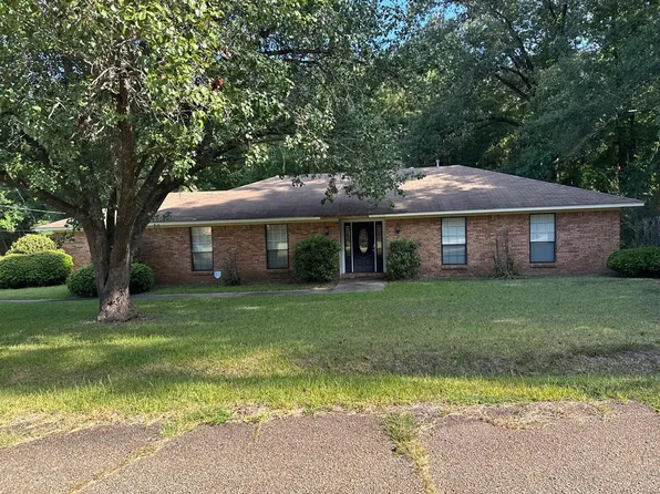 150 Swan Lake Cv, Jackson, MS 39212