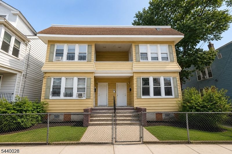 1st image of 136 Dewey St