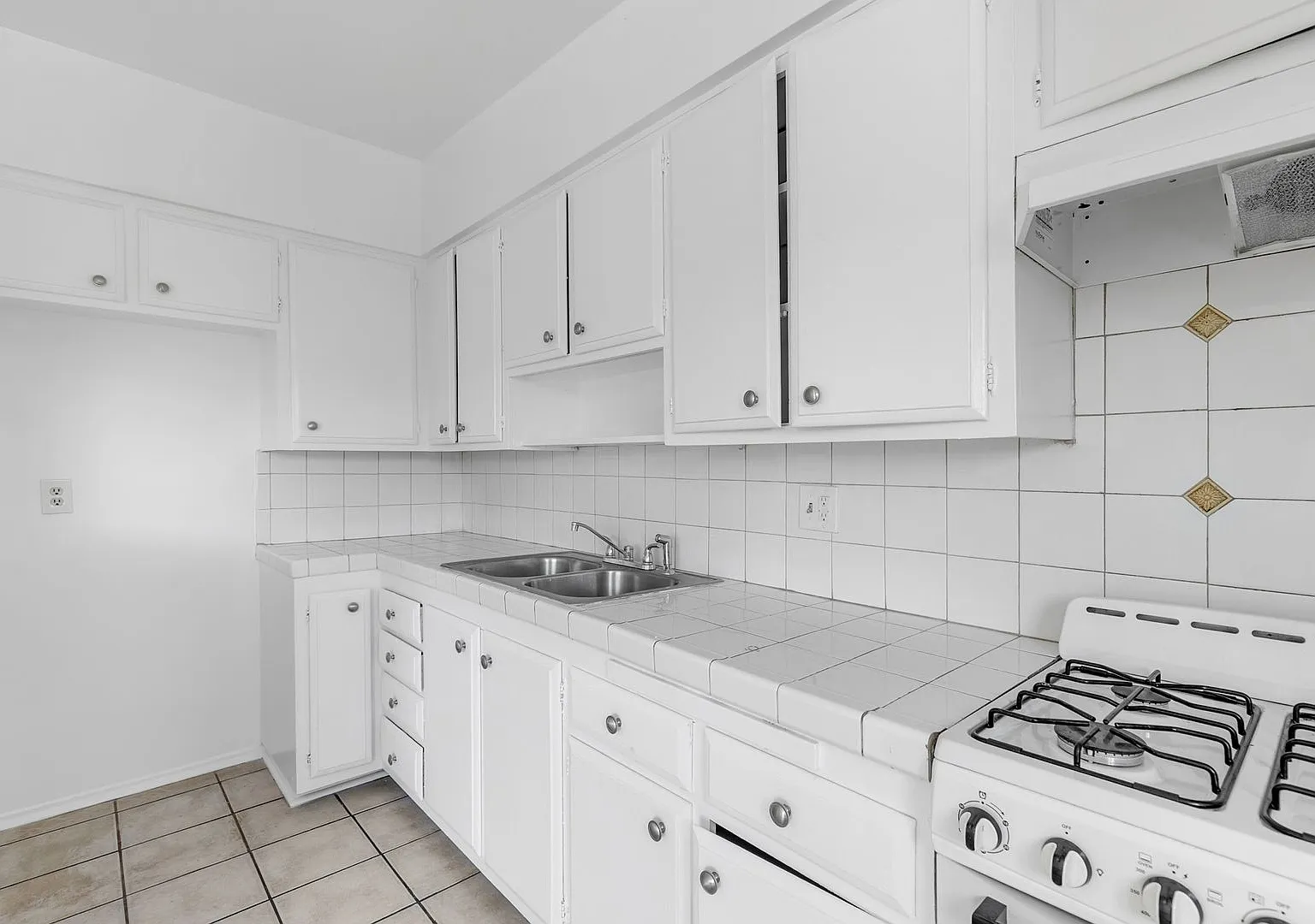 14106 Delano Street — Photo 4
