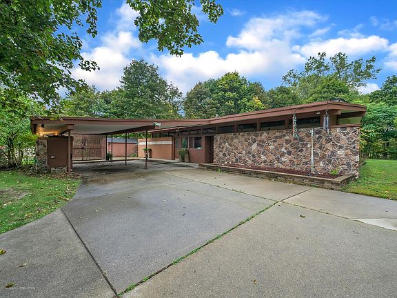 2nd image of 2230 Seminole Dr