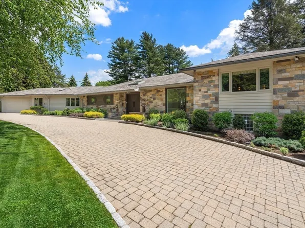 9 Singletree Rd, Brookline, MA 02467