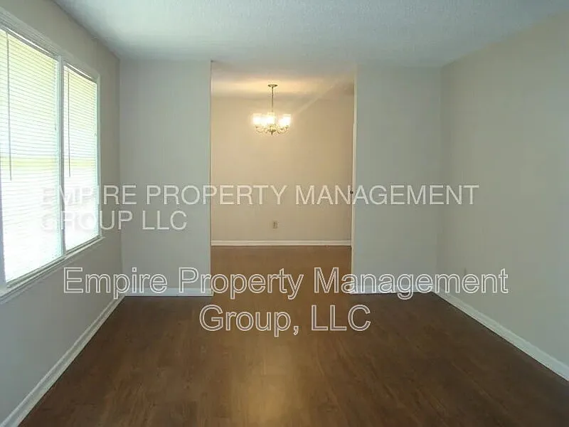 3 bed, 2.0 bath, 1680 sqft, $1,450 — Photo 3