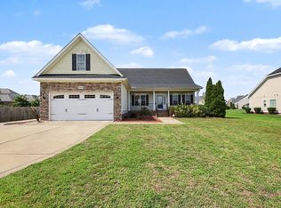 1633 Holloman Dr, Fayetteville, NC 28312
