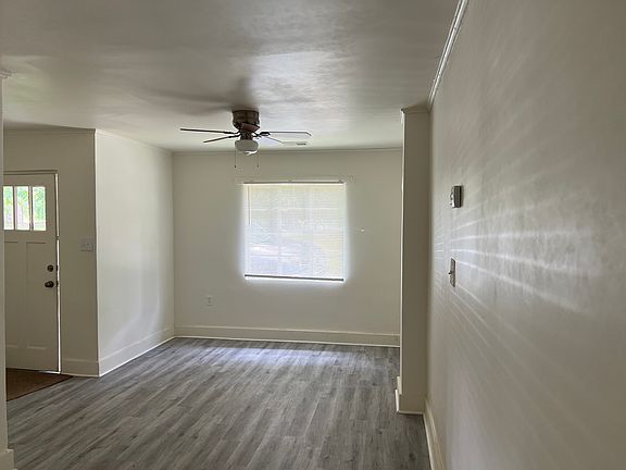 5th image of 10 Earle Ct #10