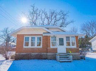 114 W Lyons St, Rio, WI 53960
