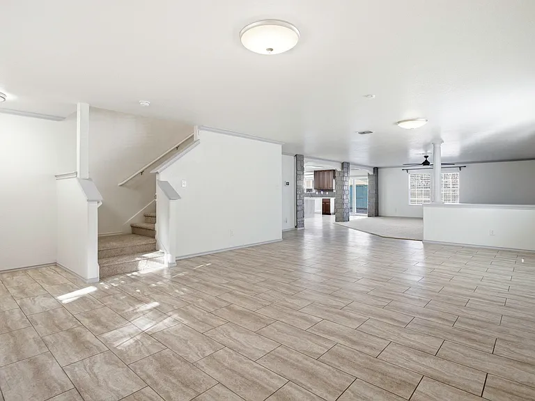 414 Spruce Breeze — Photo 8