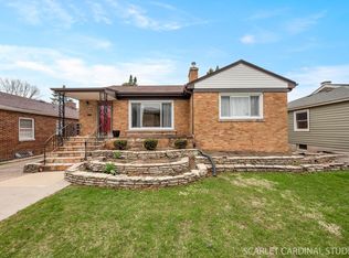 906 Howard St, Wheaton, IL 60187