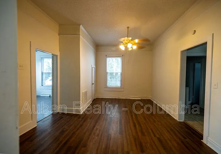 1112 Olympia Ave — Photo 2