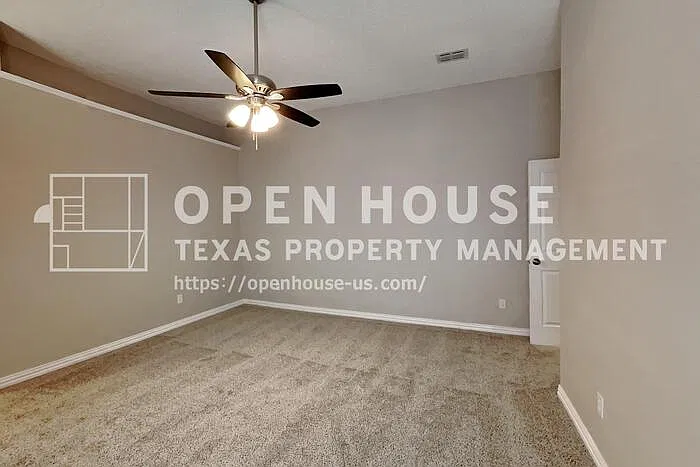 2222 Edinburgh St — Photo 12