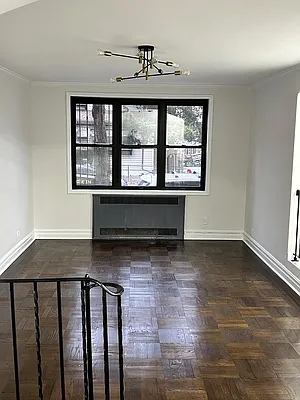 Rented by Nachman Weingarten, LREB | media 4