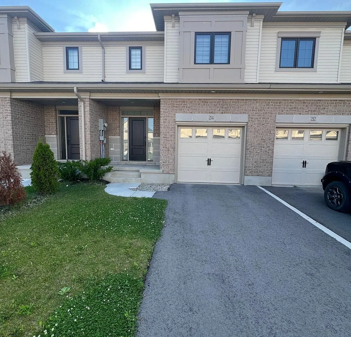 3 bed, $2,450 — Photo 1