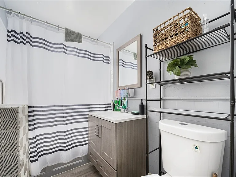 51 Lithgow St #3 — Photo 4