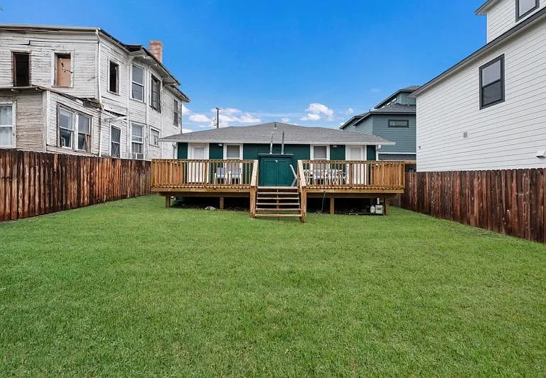 1823 N Olive St #A — Photo 15