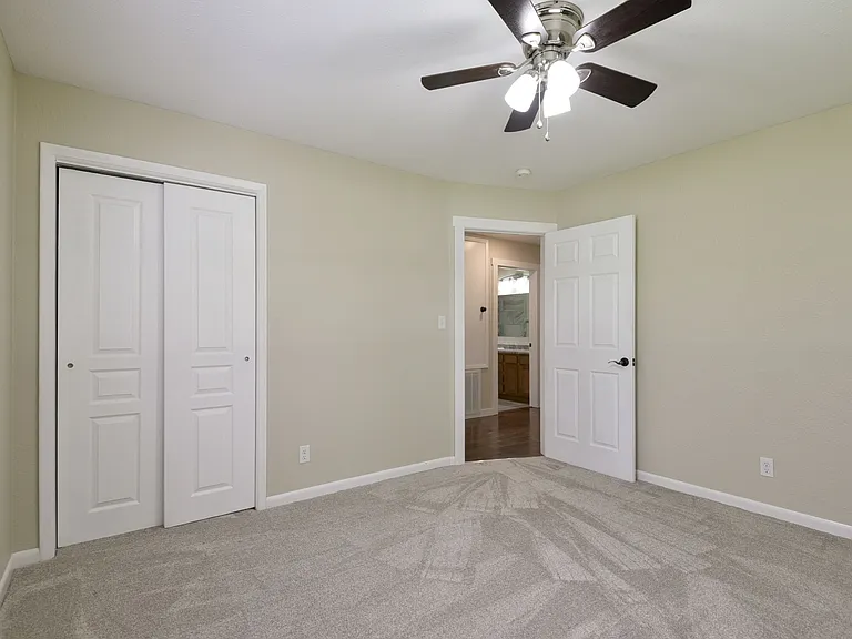 1137 W Main St — Photo 17