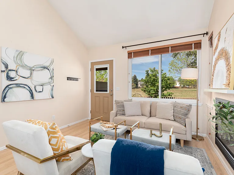303 S Taft Ct #32 — Photo 4