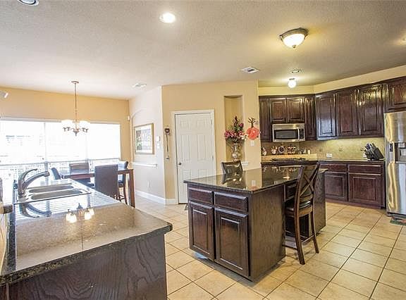 3rd image of 2601 Chesapeake Dr