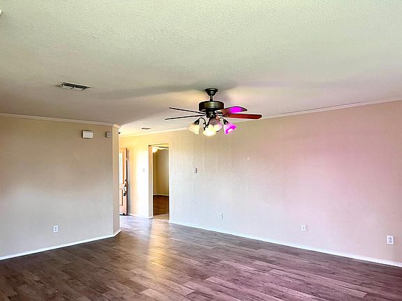 5th image of 2906 Lake Vista Dr