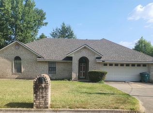 1413 Crescent St, Carthage, TX 75633