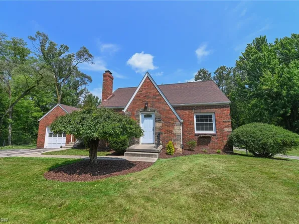 2047 Copley Rd, Akron, OH 44320