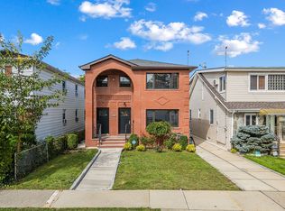 253-45 Pembroke Ave #1, Little Neck, NY 11362