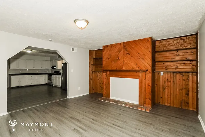 3 bed, 2.0 bath, 1718 sqft, $1,995 — Photo 2