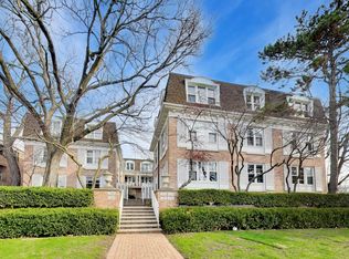 2201 Central St APT 1, Evanston, IL 60201