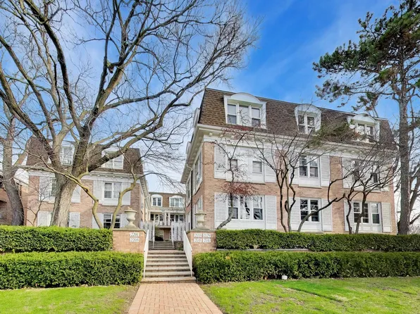 2201 Central St APT 1, Evanston, IL 60201