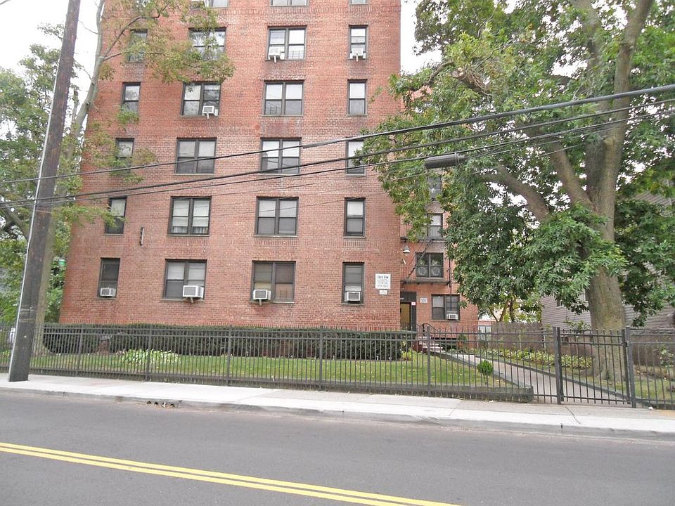 1st image of 2287 Mott Ave APT 4E